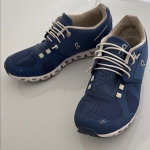 On Cloud 5 Blue & White Size 7.5